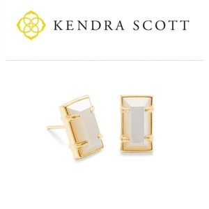 🆕 PAOLA Ivory Pearl Rect Statement Stud GOLD/IVY